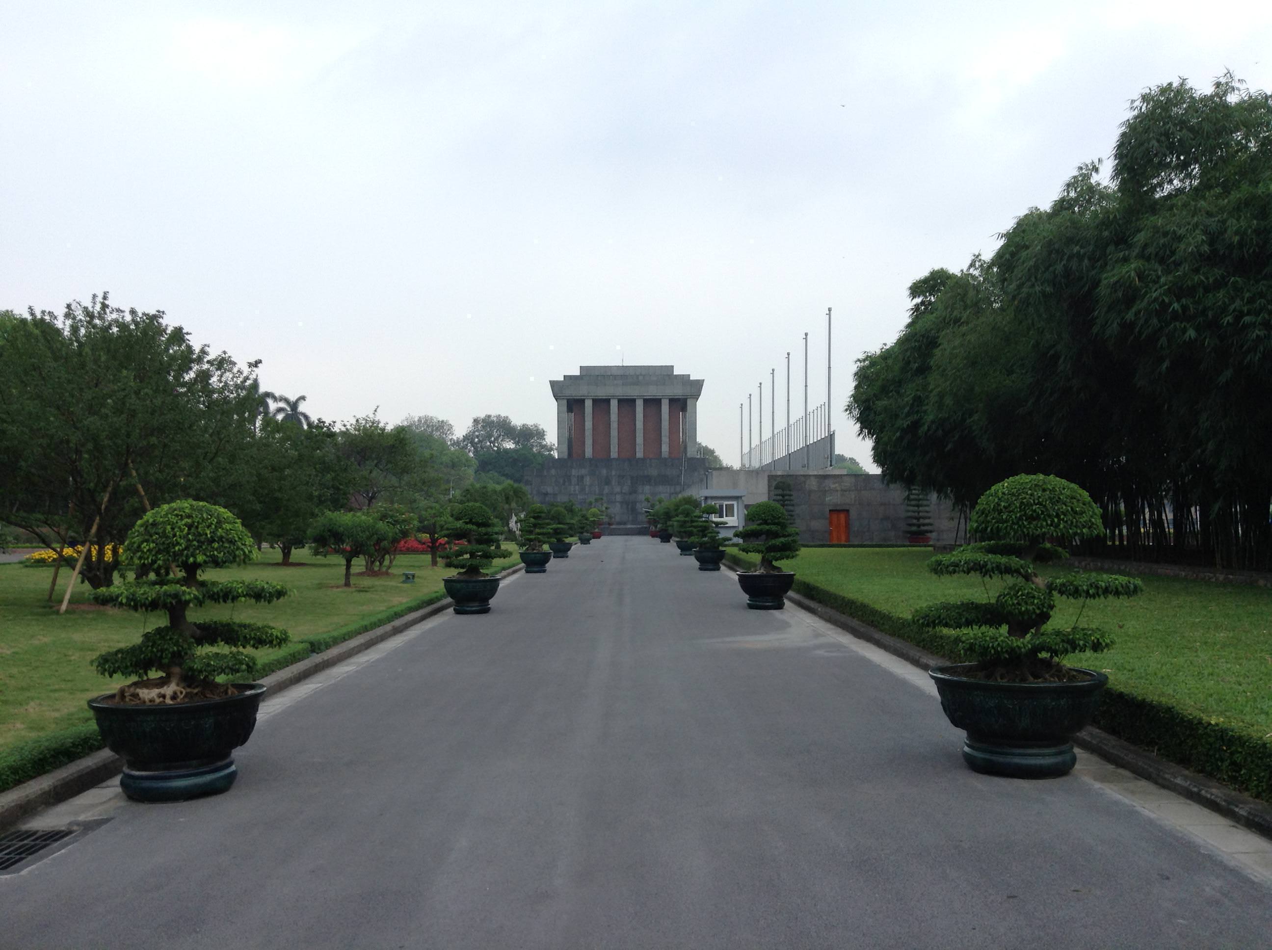 Dag 13, overdag: Megasnel naar het Mausoleum van Ho Chi Minh